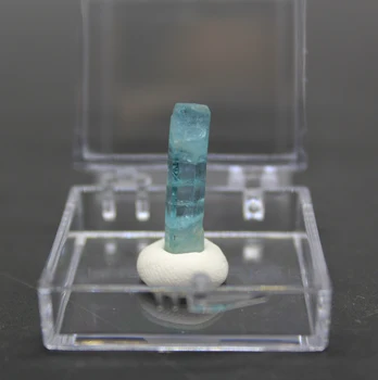 Haruldased Looduslikud Akvamariin gem Mineraal-näidis kivide ja kristallide tervendav kristallid kvarts kivid kasti suurus on 3,4 cm
